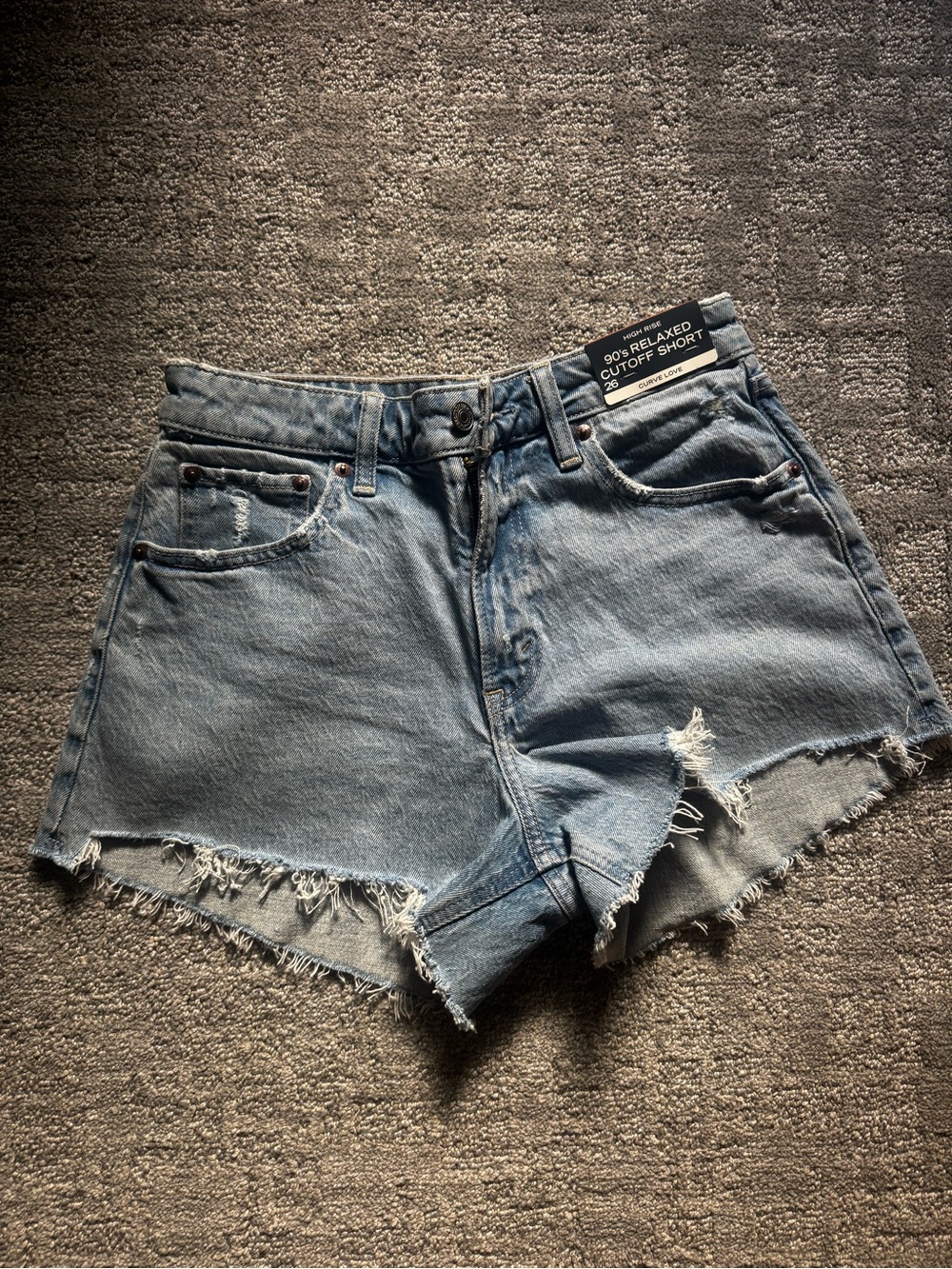 NWT Abercrombie 90s Relaxed Cutoff Short 26